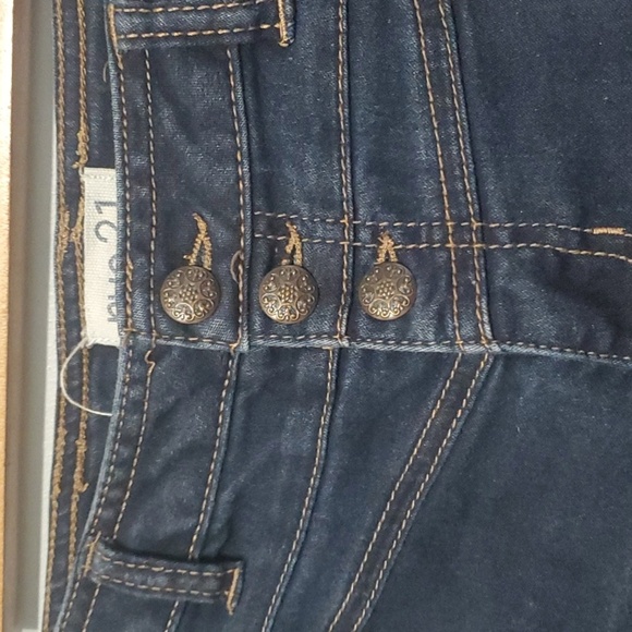 RUE 21 Blue Denim Shorts Womens Size 3 / 4 Juniors Summer Fun 2% Spandex - Picture 2 of 12